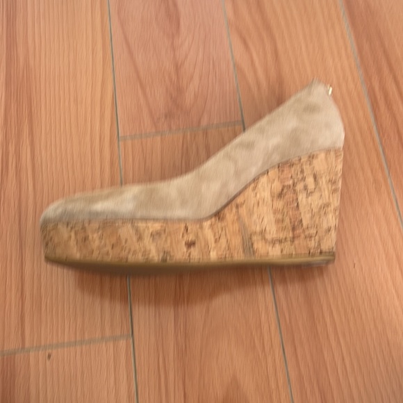 Stuart Weitzman York Wedges as seen on Kate Middleton - size 6.5 - Picture 4 of 4